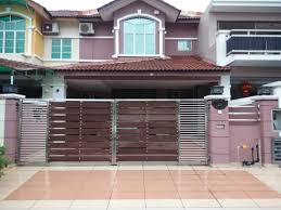 relaxing ambience & low density 3 storey semi detached house (vacant unit + good rm351,900. Terrace Navproperty Com