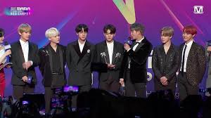 The 2017 mnet asian music awards ceremony, organized by cj e&m through its music channel mnet, took place from november 25 through december 1, 2017 (dubbed as mama week) in vietnam, japan and hong kong with the theme, coexistence. Bts ë°©íƒ„ì†Œë…„ë‹¨ 171201 Mama 2017 In Hong Kong Red Carpet Facebook