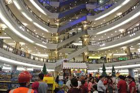 Vuonna 2021 tarjoamme ison valikoiman majoitustiloja lähellä kohdetta 1 utama shopping centre: Packed With People Picture Of 1 Utama Shopping Centre Petaling Jaya Tripadvisor