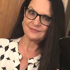 Can anyone identify people in this 1977 class photo from Izard elementary  school in Van Buren?