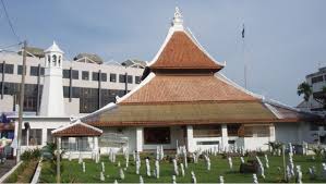 Masjid ini tercatat sebagai masjid tertua di padang dan salah satu yang tertua di indonesia serta telah menjadi cagar budaya. Masjid Kampung Hulu Melaka
