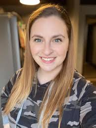 This is probably one the comfiest hoodies ever & so cute!! Goes so well  with my hey dudes from WPB 🤩 Go snag you one of these adorable hoodies 🖤 