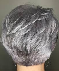 Découvrez les modèles de coiffures courtes avec les coupes de cheveux courts. Feathered Gray Pixie Styles De Cheveux Gris Style De Cheveux Courts Cheveux Courts