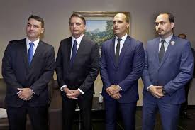 Quando carlos wizard martins criou o centro de idiomas wizard, pensava em criar uma escola capaz de formar, especialmente jovens e abrir para estes, oportunidades profissionais e de realizaes pessoais. Bolsonaro Tem Os Quatro Filhos Sob Investigacoes Da Pf E Da Justica Politica Estado De Minas