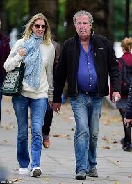 Jeremy clarkson and his girlfriend lisa hogan have been appearing in the new amazon prime video series clarkson's farm, but how did they meet? Jeremy Clarkson 58 And Girlfriend Lisa Hogan 46 Look Smitten As They Hold Hands On Date Daily Mail Online