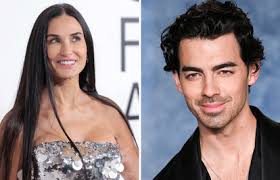 Mlađe i slađe! Demi Moore (61) i Joe Jonas (34) su novi par?!