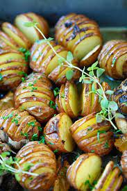 Garlic Herb Roasted Potatoes Easy Delicious Recipes Easter Dinner Recipes Herb Roasted Potatoes Recipes