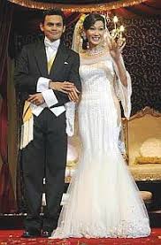 Datin fazira binti wan chek (lahir 9 februari 1974) atau lebih dikenali sebagai erra fazira ialah seorang peragawati, pelakon, penyanyi, pengacara, penerbit dan bekas ratu cantik malaysia. Majlis Kahwin Yusri
