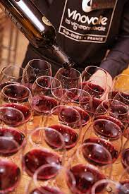 Voyage Gustatif Autour Des Vins Chocolats Degustation De Vins Rouge Cave De Tecou Vinovalie Chocolat Vins Degustation De Vin