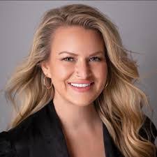 Wanda Cotter's Instagram, Twitter & Facebook