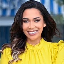 Jennifer Hardman's Instagram, Twitter & Facebook