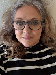 Hi I'm Paula 49 50 soon 😱lol from grays looking to make new friends x