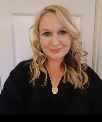 Victoria Hedges's Instagram, Twitter & Facebook