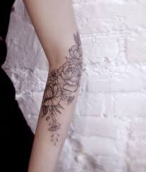 Calendula Flower Tattoo Meanings Birth Flower Tattoos Flower Tattoo Shoulder
