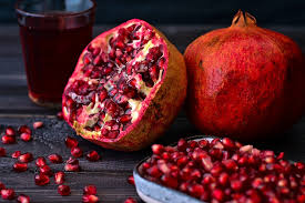 Ein weiches produkt mit braunen flecken ist deutlich faul, es ist bereits übergelaufen. Granatapfel Obst Schussel Kostenloses Foto Auf Pixabay