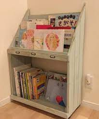 ディスプレイ本棚をdiy 絵本やレシピを可愛く並べて収納 ワンバイフォーで作る お子様のお片付けに便利なマガジンラックの作り方 雪見日和 本棚 本棚 手作り インテリア 収納