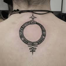 Es ist ein altes bildzeichen aus ägypten und sinnbild für kosmische zyklen. Pin Auf Tattoo Ideen