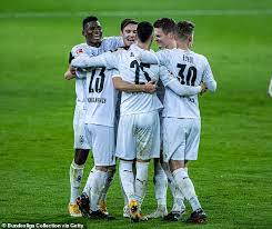 Gleiches gilt beim fc bayern für julian nagelsmann, der aus leipzig nach münchen kam. Borussia Monchengladbach 3 2 Bayern Munich Shock Defeat For League Leaders Daily Mail Online
