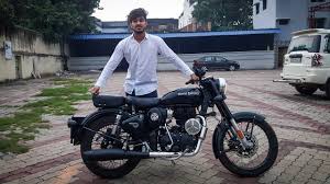 The variants based on the bullet 350 feature metal finish on the engine head and engine casing whereas the fins are finished in black. New Bs6 Royal Enfield Classic 350 Pure Black With Shark Exhaust Mxk Youtube
