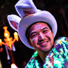 Loc Lee's Instagram, Twitter & Facebook