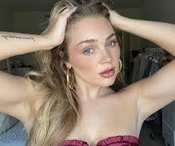 Karissa Duncan's Instagram, Twitter & Facebook