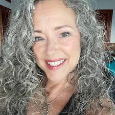 Secure phone mount for iphone 16 with protective case