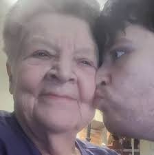 Happy birthday to the really talented Lacey Chabert. Great actress. You may  know her as Claudia Salinger in the sitcom Party of Five, Gretchen Wieners  in Mean Girls and the voice of