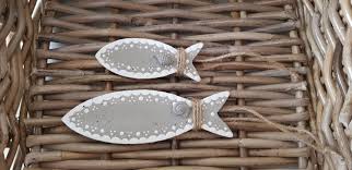 Ich Freue Mich Den Jungsten Neuzugang In Meinem Etsy Shop Vorzustellen 2 Fische Aus Beton Liebevoll Bemalt Und Verziert Dekoid In 2020 Verziert Idee Geschenkideen