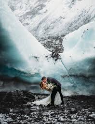 Jaw Dropping Wedding Photography In Anchorage Alaska Destination Wedding Photography Lay Renner Photogra Alaska Destinations Alaskan Wedding Alaska Wedding
