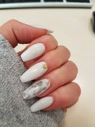 Black And White Marble Nails Short White And Marble Nails With Gold Stud Gold Acrylic Nails Trendy Nails Birthday Nails