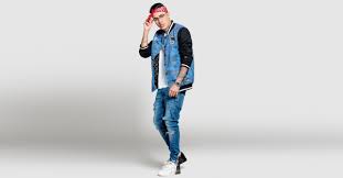 Dj rd (producer, composer, drums), negro dub (producer, composer, percussion), mc duartt (composer), mc kevinho (composer, vocals), portuga (composer), kond (composer), tyga (vocals). Mc Kevinho E O Grande Destaque Da Segunda Edicao Da Festa Errejota Bem Parana