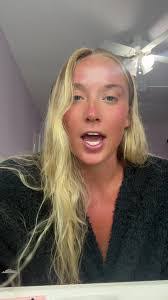 Elisha Schmidt's Instagram, Twitter & Facebook