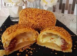 Kumru, güvercingiller (columbidae) familyasından park, bahçe ve ufak koruluklarda çiftler halinde yaşayan güvercine benzer bazı kuş türlerinin ortak adı. Kumru Pogaca Leziz Yemeklerim