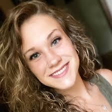 Rachelle Mills's Instagram, Twitter & Facebook