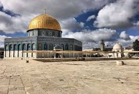 Al masjid al aqsa is everything inside the mosque's outter walls, therefore everything in the pic is inside al aqsa. Jerusalem S Al Aqsa Mosque To Reopen On Sunday For Public Times Of India Travel