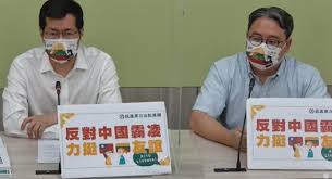 蔡英文2016承諾 所有奧運選手出國比賽搭商務艙為原則 教育部長備受質詢時也說要給奧運選手搭商務艙 結果事實出來就是買了經濟艙給他們 體育署長張少熙說下台負責 衝衝衝說比完再下台 然而黨裡這麼多位子 應該不會不派一個給張少熙坐吧？ I7xr Lamz9xwnm