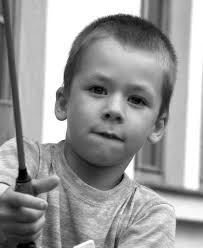 Kalendár lovu zveri mnohí z nás si ešte dobre pamätajú na časy, keď si poctivo prechádzali a memorovali čas lovu jednotlivých druhov zveri pred finálnou skúškou z poľovníctva na poľovníckom kurze,či láskavý prístup našich otcov a dedov, keď nám s obrovskou trpezlivosťou vysvetľovali súvis medzi dobou lovu, hájením, kladením mláďat či presrsťovaním zveri. Matej Na Lovu Pavel Storek Flickr