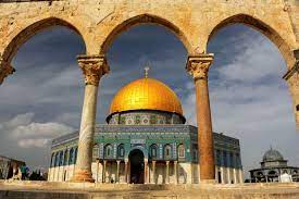 Kudüs'ün doğusundaki eski şehir bölgesinde bulunur. Mescid I Aksa Nin Onemi Nedir Aglama Duvarinda Ne Yapilir Resim 1