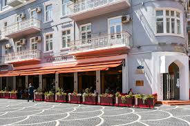 Caravan Baku - @caravan_baku 'da əlavə sözlərə ehtiyac yoxdur, atmosfer özü danışır. 🤩 @caravan_baku – это место, где атмосфера говорит сама за себя. 🤩 📍 Nizami küç. 79 📞 +994 50 820 88 99 #caravanbaku #caravan #caravanrestaurant #baku ...