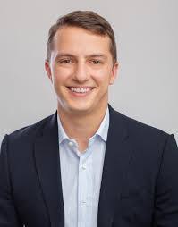 Tracy Few's Instagram, Twitter & Facebook