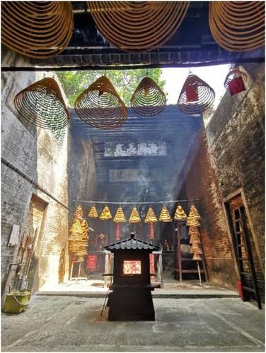 Full article: Temple keepers in religious tourism development: a case in Macao