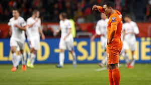 Een twaalfde plaats, blessureleed bij bepalende spelers en kritiek op sterspeler lionel messi. Moordrechter Depay Niet Met Oranje Naar Ek Voetbal Nederlands Elftal Faalt Weer Tegen Tsjechie Omroep West