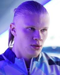 Stephen Behan's Instagram, Twitter & Facebook