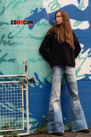 Unique jeans style traditionally, bell bottoms flare below the knee, but some contemporary cuts flare gently below the thighs. Oldschool Patchwork Bell Bottoms Damen Jeans Schlaghose Jeans