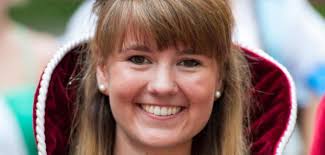 Die Gemeinschaft lockt: Heidekönigin Victoria Glaser