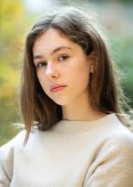 Eloise Webb's Instagram, Twitter & Facebook