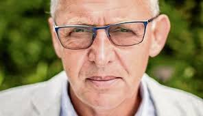 Władza dba o zarobki w sferze publicznej, ale raczej wybiórczo