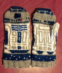 Doudou r2d2 en tricot, doudou tricot. R2d2 Crochet Glooves Knitting Projects Knitting Geek Stuff