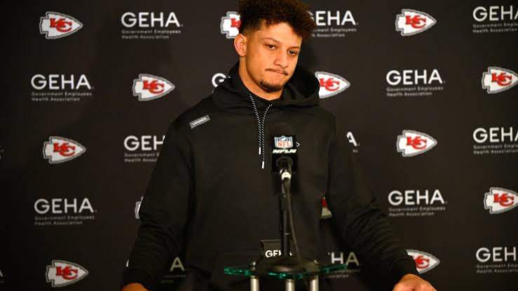 Chiefs QB Patrick Mahomes has high-ankle sprain, status for Houston remains  unclear, AP source says – NewsNation