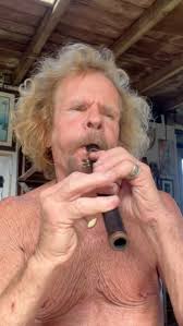 Assembling Xaphoons, jamming with Jota.pe and Bruna Black’a song “Abrigo”